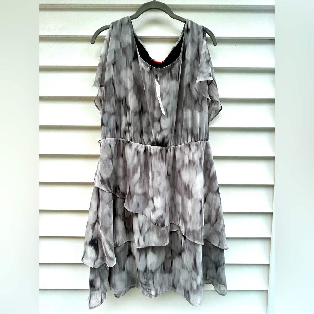 ELLE Gray Ruffle Open Sleeve Dress • NWT•